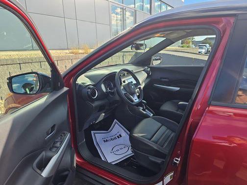 2020 Nissan Kicks SR