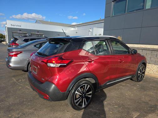 2020 Nissan Kicks SR