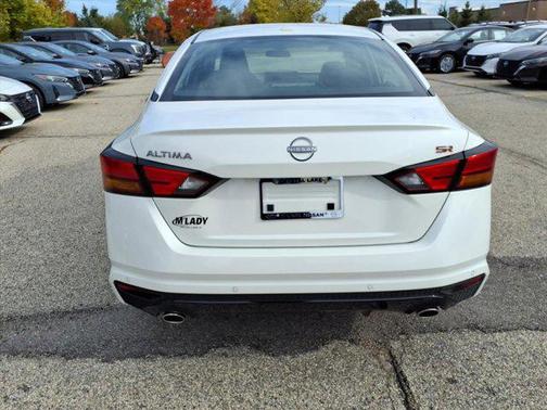 2025 Nissan Altima SR FWD