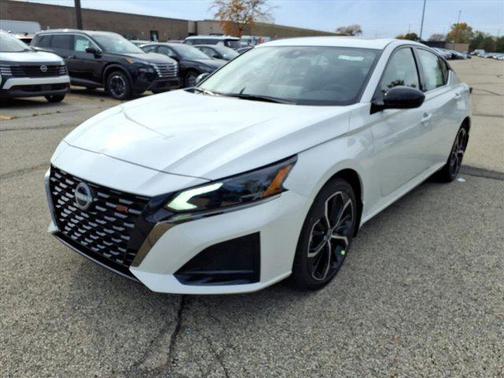 2025 Nissan Altima SR FWD