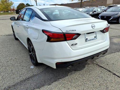 2025 Nissan Altima SR FWD