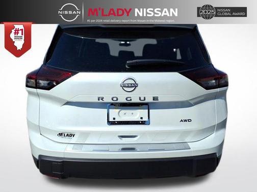 Everest White Pearl Tricoat 2026 Nissan Rogue SV