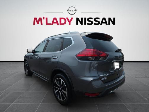 Gun Metallic 2017 Nissan Rogue SL