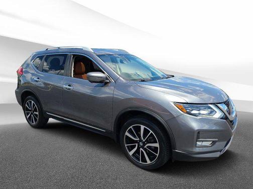 Gun Metallic 2017 Nissan Rogue SL