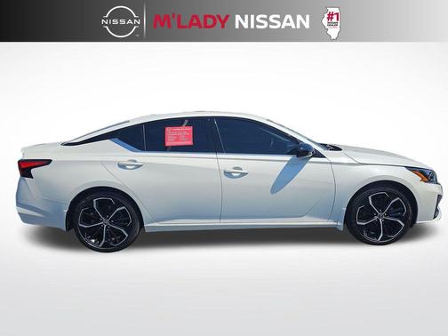 Pearl White Tricoat 2024 Nissan Altima SR FWD