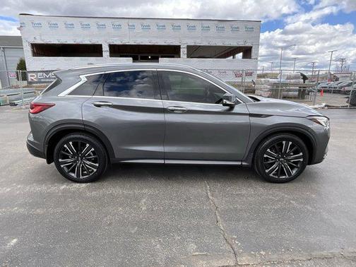 2022 INFINITI QX50 LUXE AWD