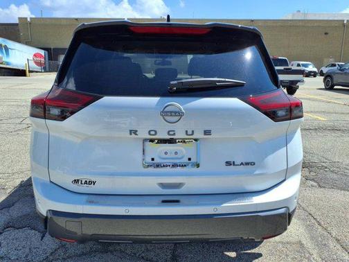 2025 Nissan Rogue SL