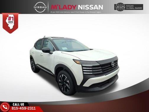 Aspen White Tricoat/Super Black 2026 Nissan Kicks SV
