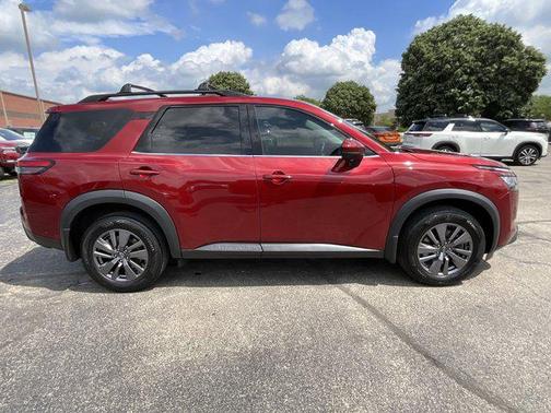 2023 Nissan Pathfinder SV 4WD
