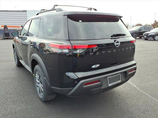 2025 Nissan Pathfinder SV 4WD