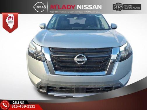 2025 Nissan Pathfinder SL 4WD