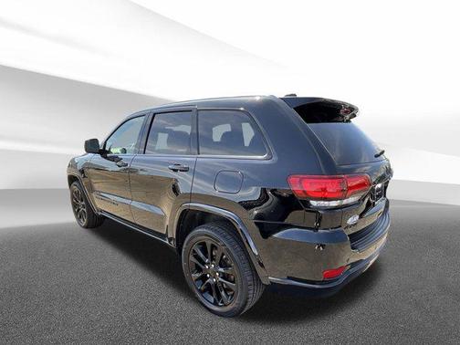 2022 Jeep Grand Cherokee Laredo