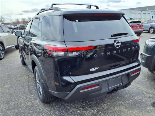 2025 Nissan Pathfinder SV 4WD