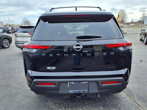 2025 Nissan Pathfinder SV 4WD