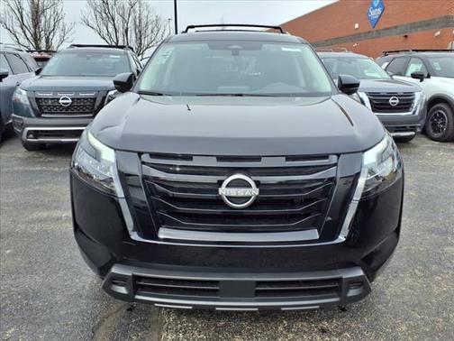 2025 Nissan Pathfinder SV 4WD