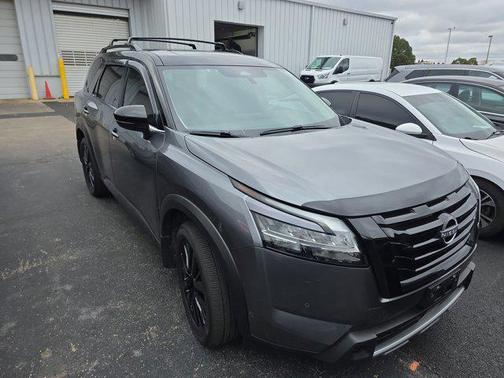 2024 Nissan Pathfinder SL 4WD