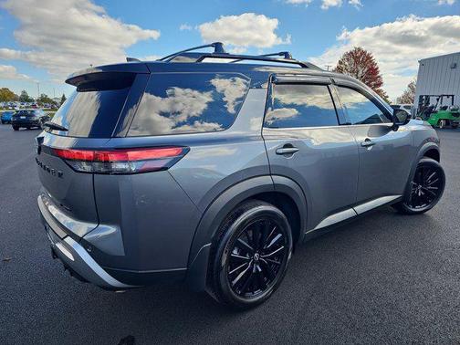 2024 Nissan Pathfinder SL 4WD