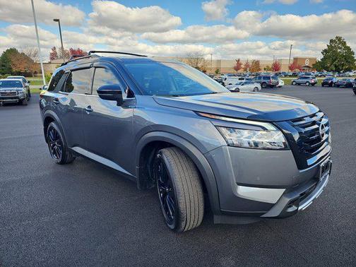 2024 Nissan Pathfinder SL 4WD
