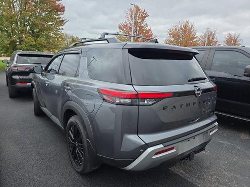 2024 Nissan Pathfinder SL 4WD