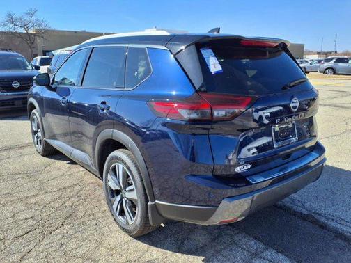 2025 Nissan Rogue SL
