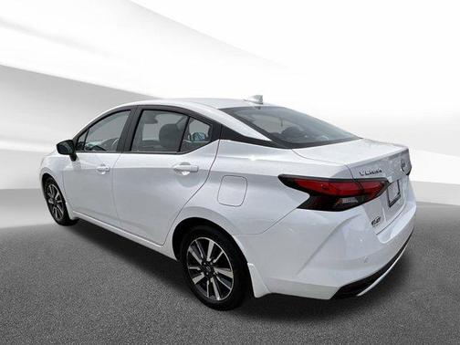 Aspen White Tricoat 2024 Nissan Versa 1.6 SV