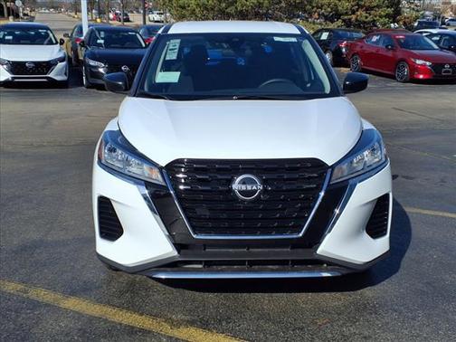 2025 Nissan Kicks S