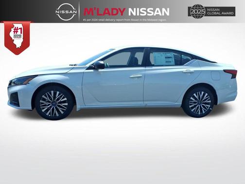 Pearl White Tricoat 2026 Nissan Altima 2.5 SV