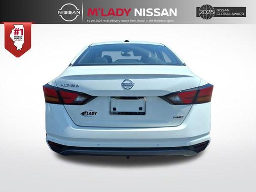 Pearl White Tricoat 2026 Nissan Altima 2.5 SV