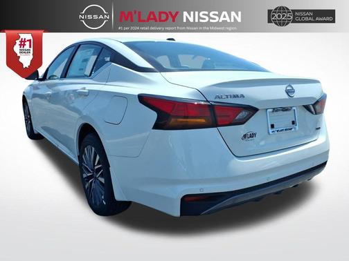Pearl White Tricoat 2026 Nissan Altima 2.5 SV