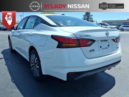 Pearl White Tricoat 2026 Nissan Altima 2.5 SV