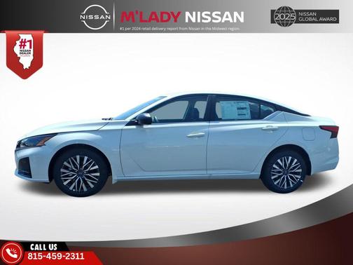 Pearl White Tricoat 2026 Nissan Altima 2.5 SV