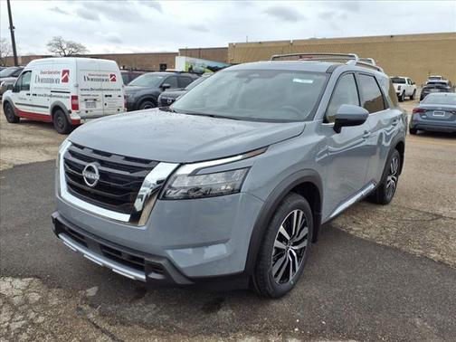 2025 Nissan Pathfinder Platinum 4WD