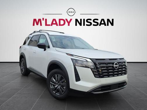 Everest White Pearl Tricoat 2026 Nissan Pathfinder SV