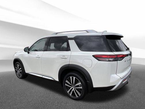 2023 Nissan Pathfinder Platinum 4WD