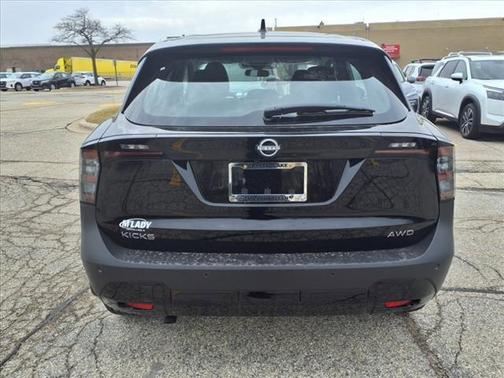 2025 Nissan Kicks S