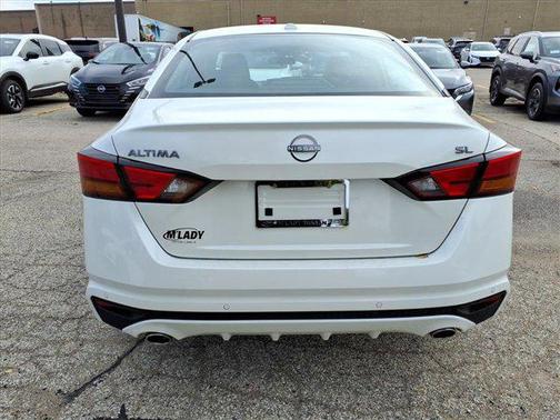 2025 Nissan Altima SL FWD