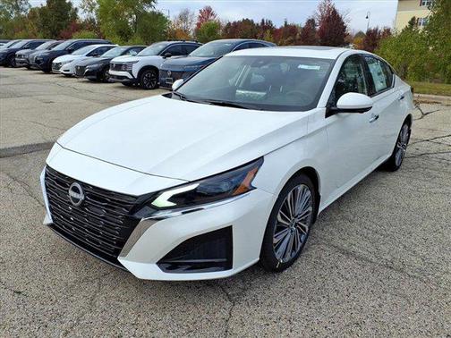 2025 Nissan Altima SL FWD