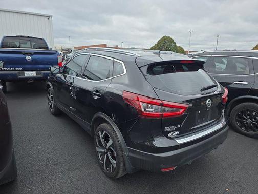 2022 Nissan Rogue Sport SL