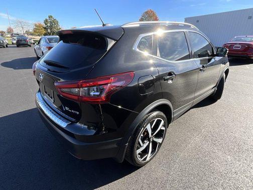 2022 Nissan Rogue Sport SL