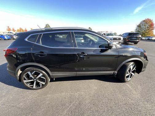 2022 Nissan Rogue Sport SL