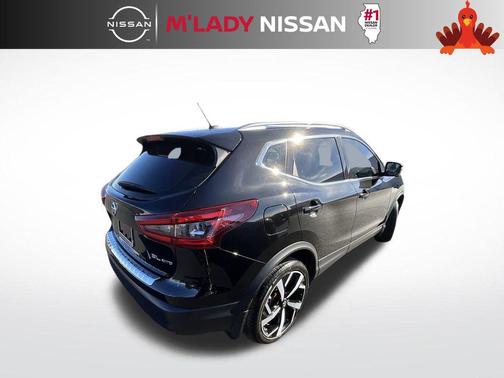 2022 Nissan Rogue Sport SL