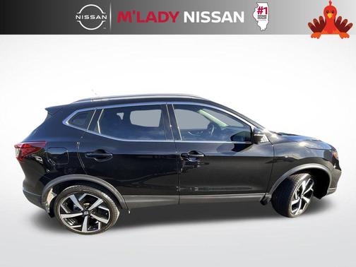 2022 Nissan Rogue Sport SL