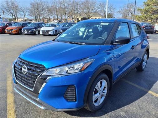 2025 Nissan Kicks S