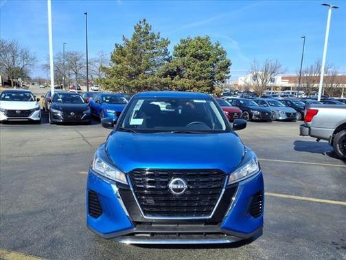 2025 Nissan Kicks S