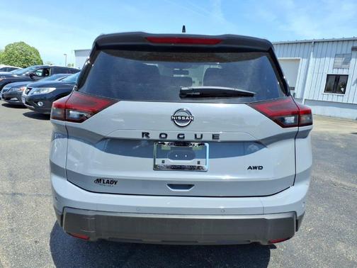 Boulder Gray Pearl 2026 Nissan Rogue Dark Armor