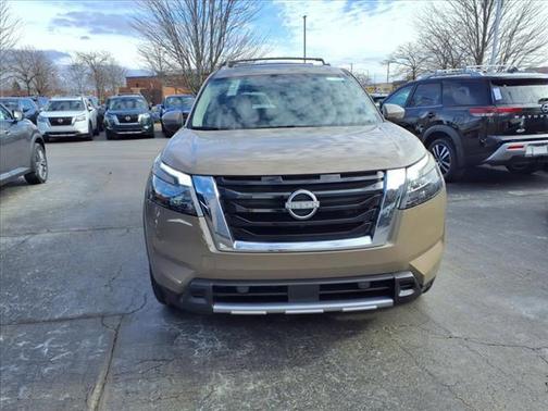 2025 Nissan Pathfinder Platinum 4WD