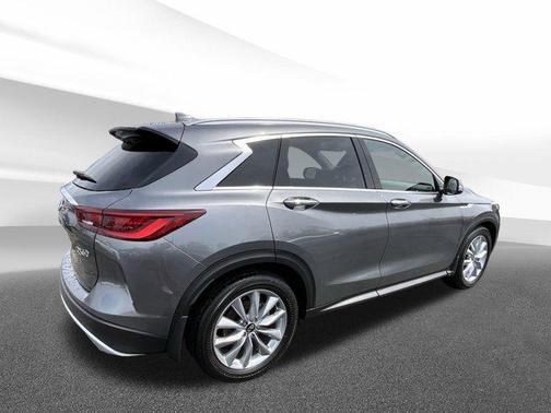 2022 INFINITI QX50 LUXE AWD