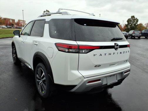 2025 Nissan Pathfinder Platinum 4WD