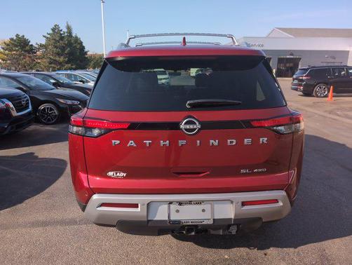 2022 Nissan Pathfinder SL 4WD