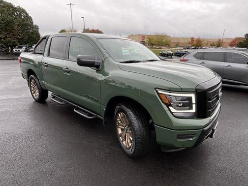 2024 Nissan Titan SV